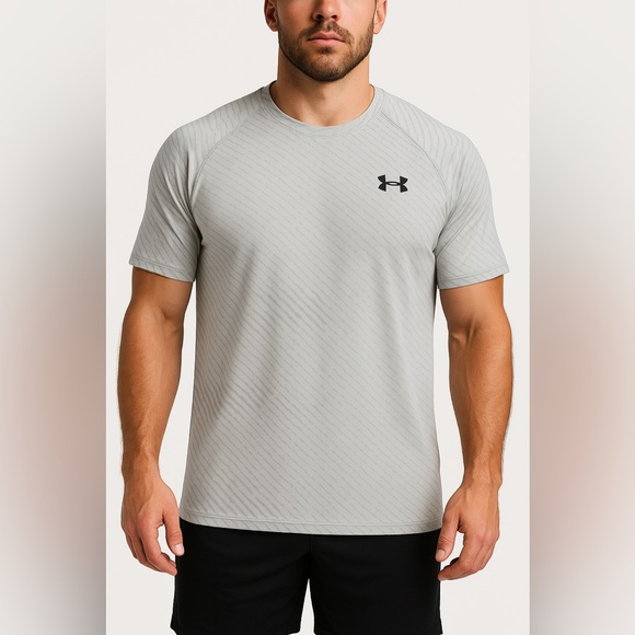 Under Armour Other - Under Armour HeatGear Men’s XL Gray Loose Fit Athletic T-Shirt